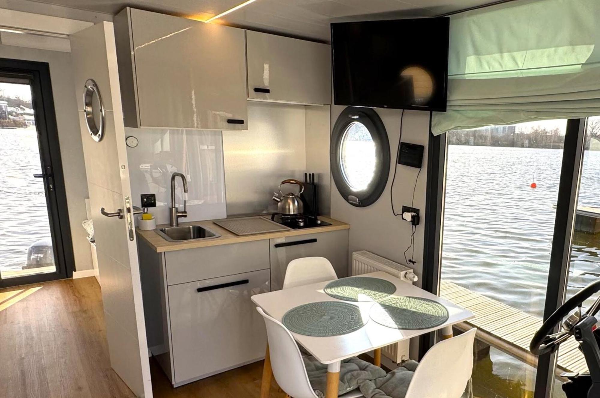 Houseboat Water Boy Apartament Plywajacy Dom Na Wodzie Lodz Apartment Wrocław Exterior foto